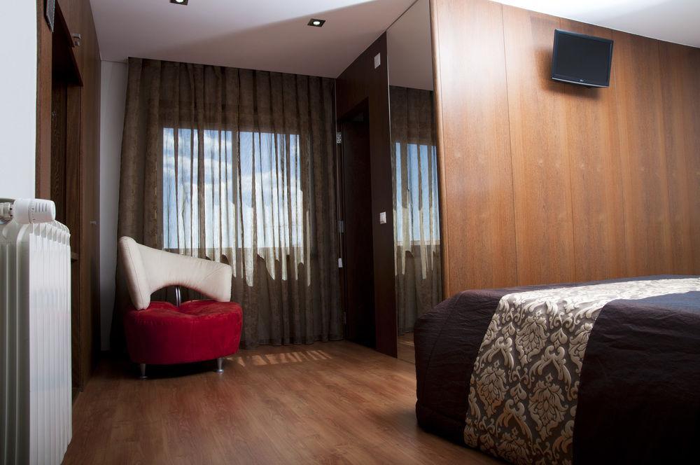 Hotel Alendouro マセド・デ・カヴァレイロス エクステリア 写真